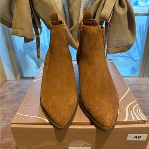 Women's Patina PLG Dakota Western Boot. Size 8.